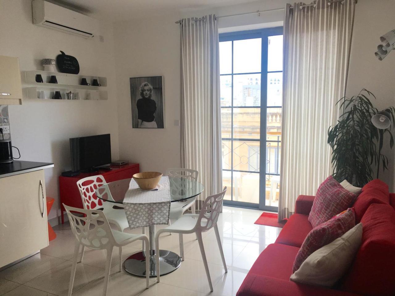Simons Apartments Minutes Away From Balluta Bay And St Julians Sliema Exterior photo